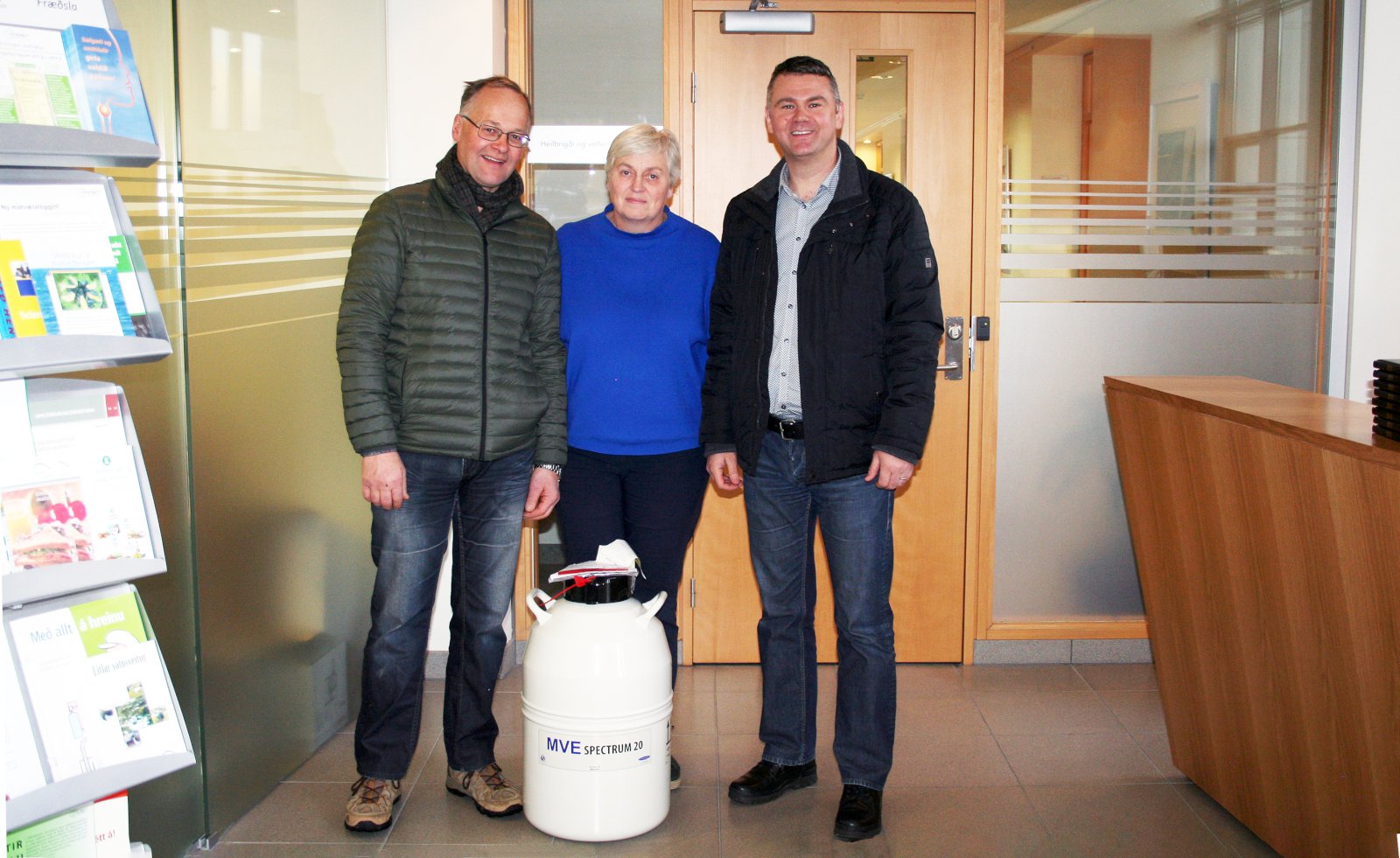 Angus-fósturvísarnir komnir til landsins