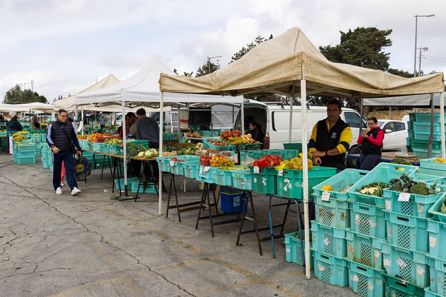 Stjórnvöld á Möltu komu á fót bændamarkaði árið 2011 til þess að bændur gætu selt neytendum afurðirnar sínar milliliðalaust. Mikil ánægja er með fyrirkomulagið, en 40 aðilar eru með fasta viðveru á stærsta markaðnum og tíu aðilar á minni markaði