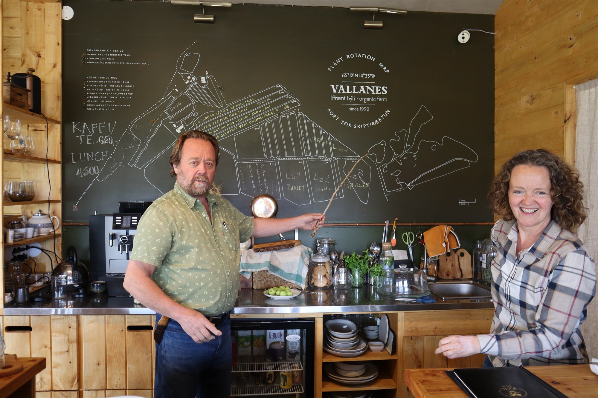 Á fljúgandi ferð en huga nú að sölu