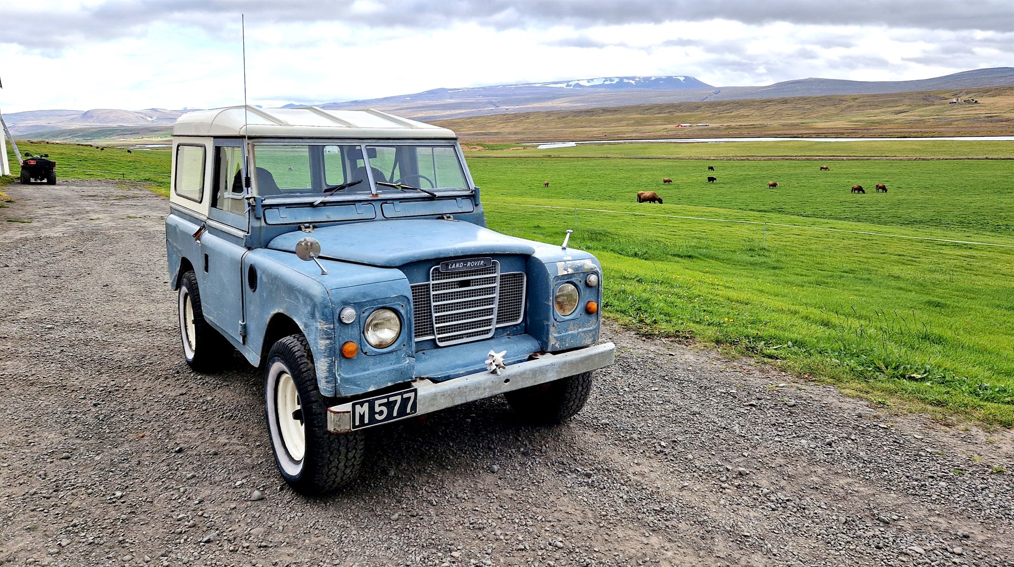 Land Rover með leikaraferil