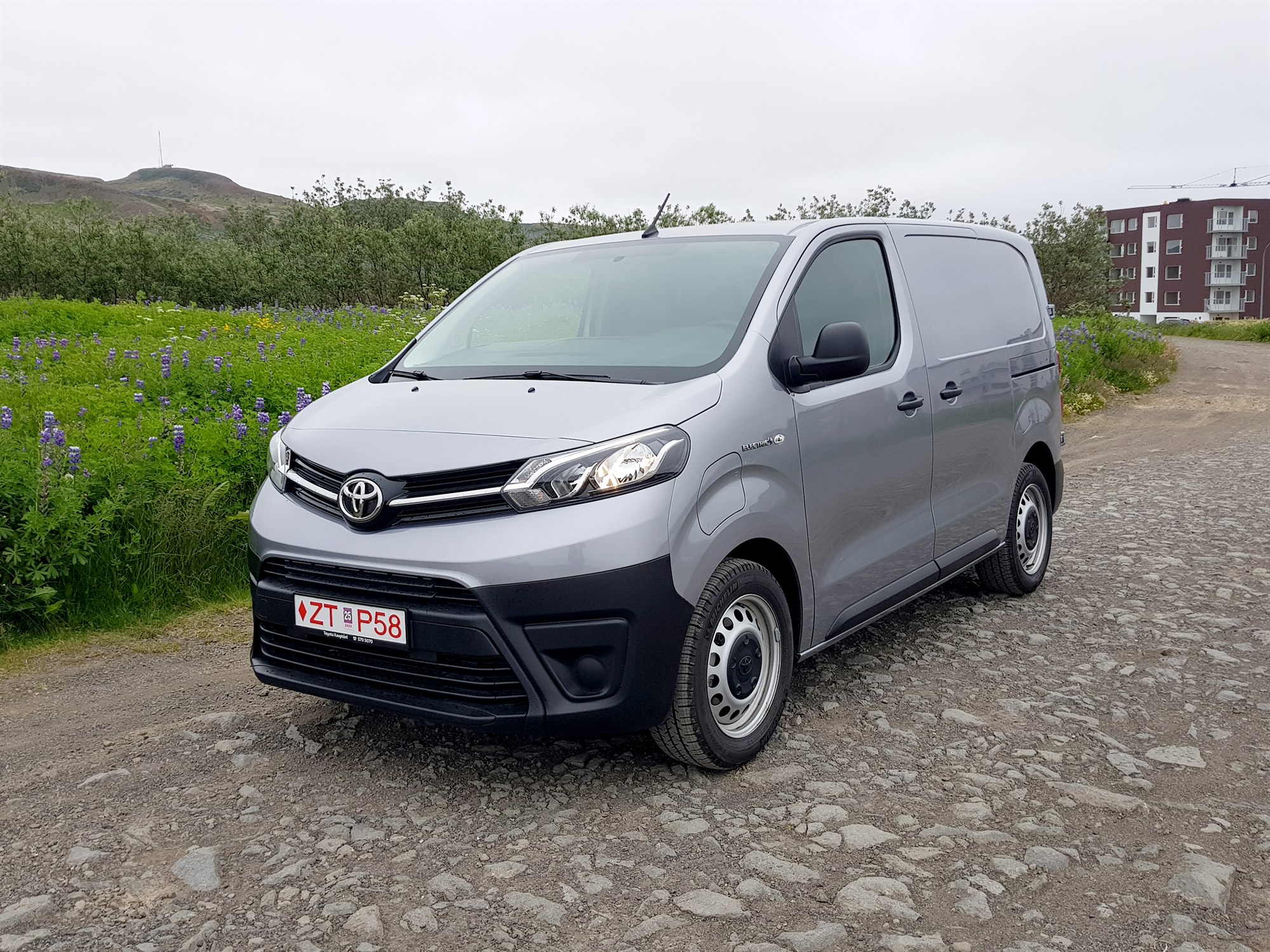 Rafmagnaður sendibíll - Prufuakstur á Toyota Proace Electric