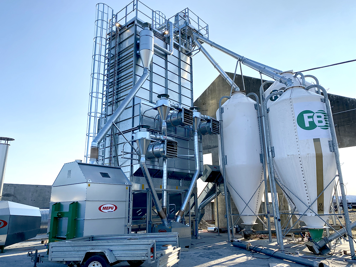 Fyrsta kornsamlag landsins