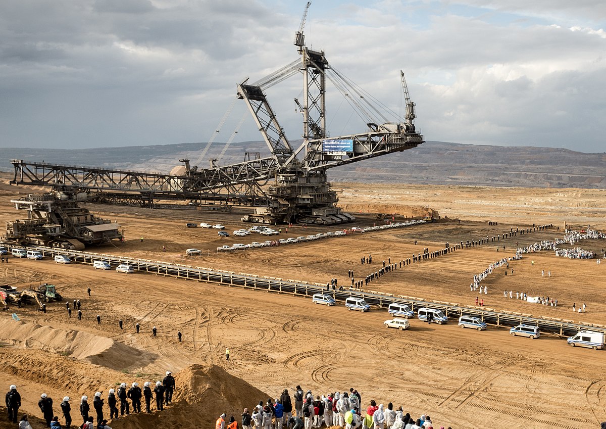 Þýski orkurisinn RWE má áfram ryðja skóga og eyða byggð til að vinna brúnkol