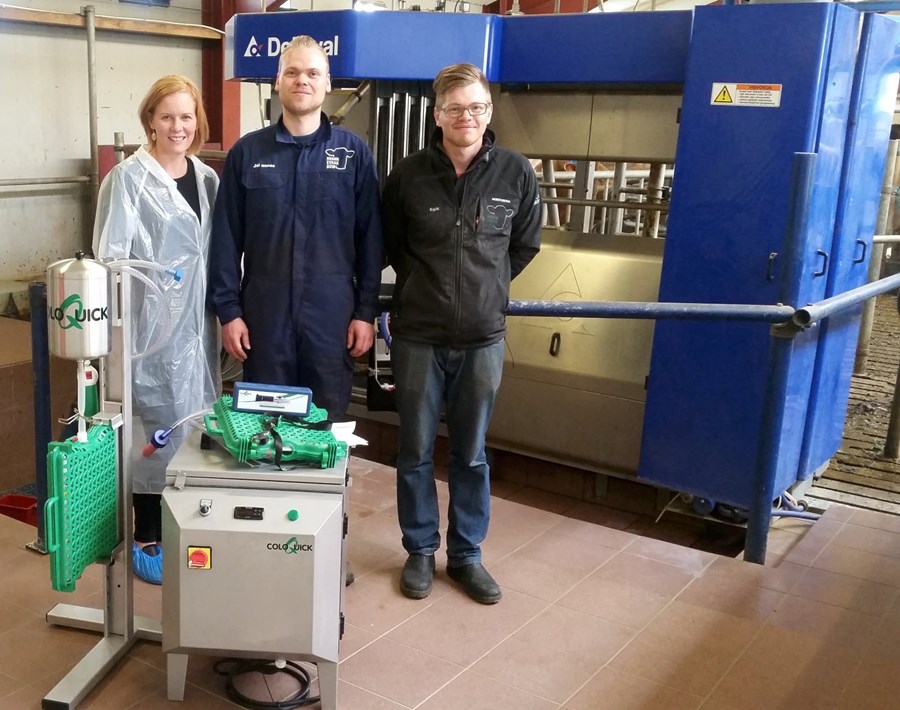 Frá afhendingu Colo-Quick broddmjólkurtækjanna ffrá Bústólpa.