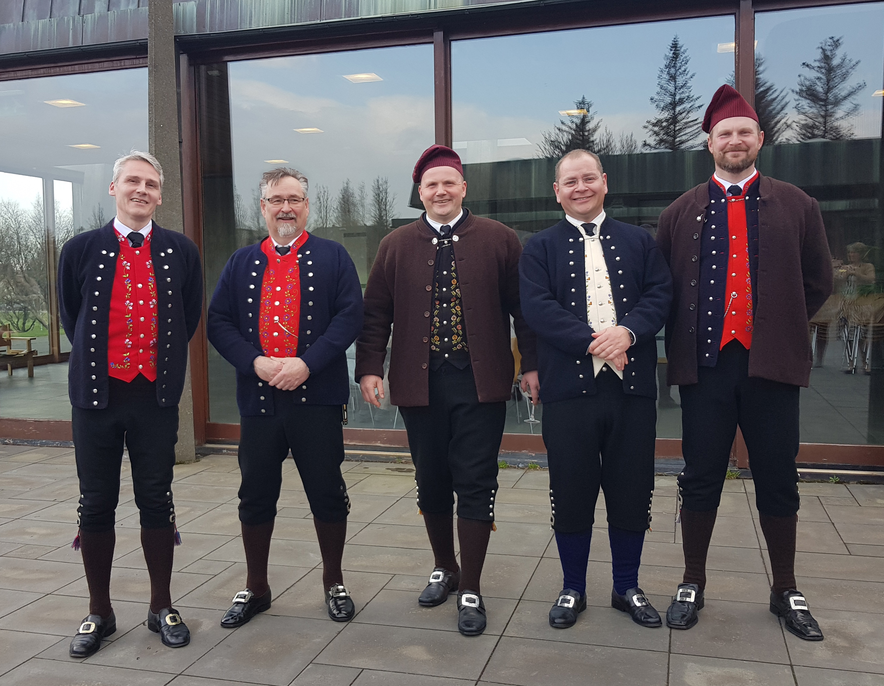 Þjóðfáni Færeyinga 100 ára