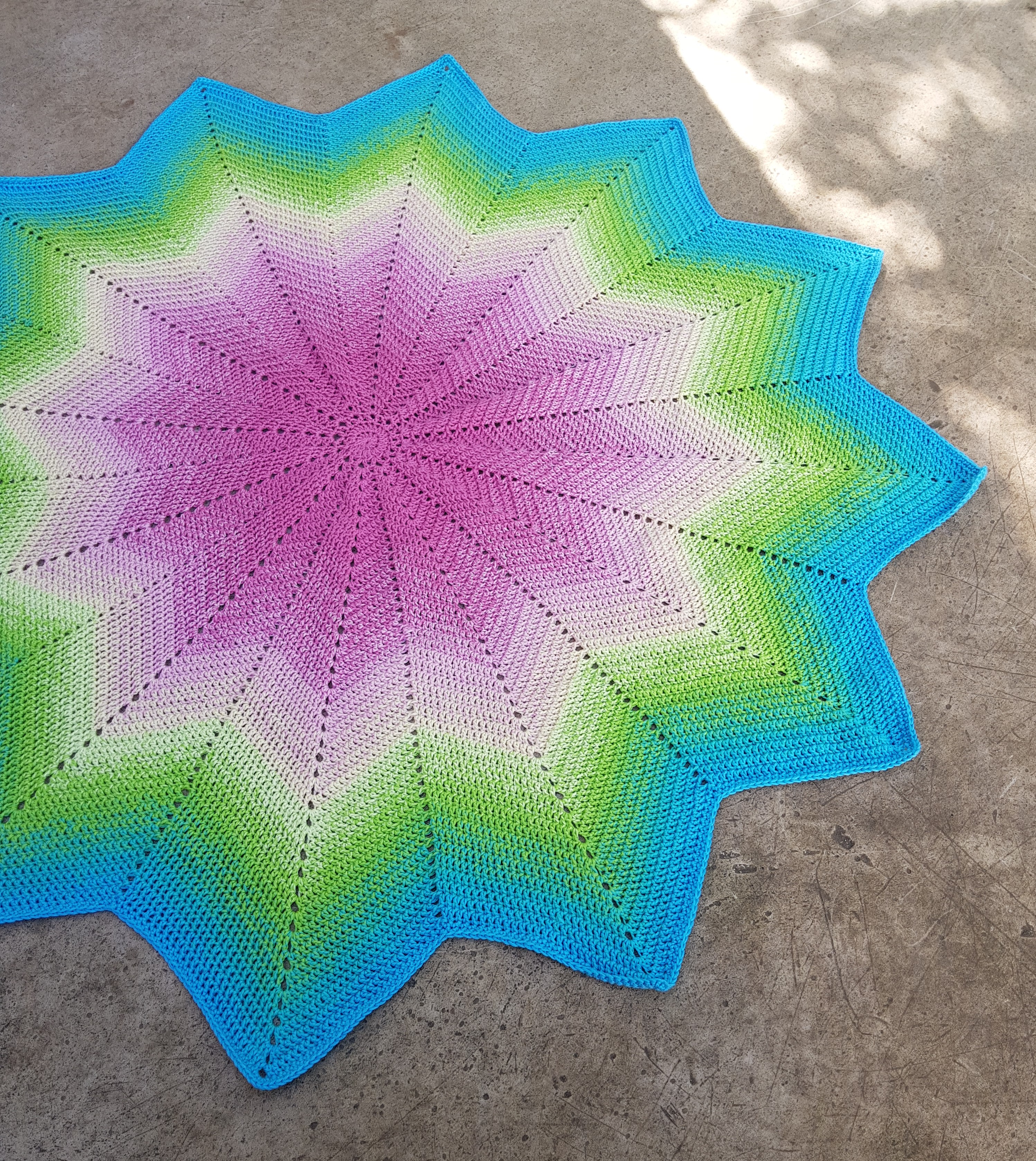 Tólf arma stjörnuteppi