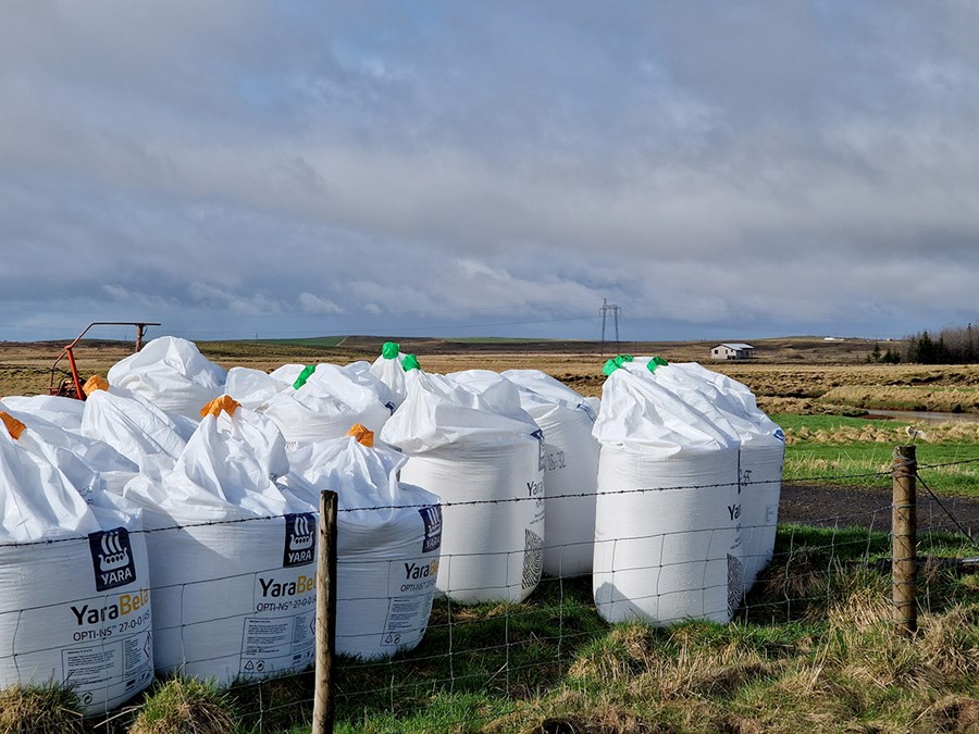 Fyrirséð er að innihaldsefni tilbúins áburðar falli í verði til loka ársins 2024.