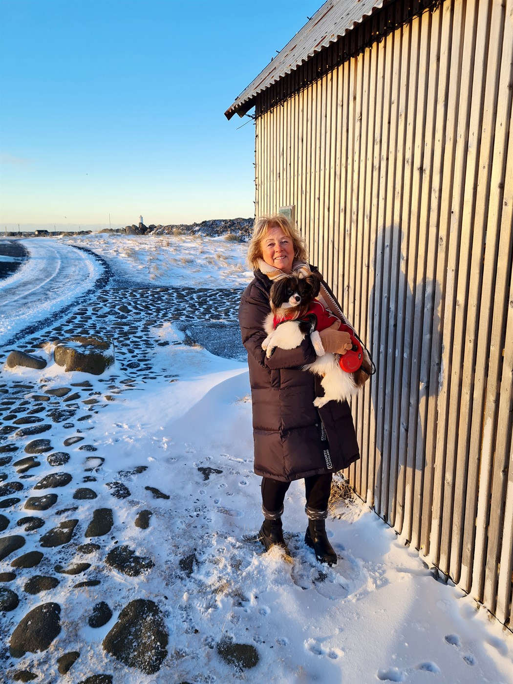 Með ilmandi umslög í farteskinu