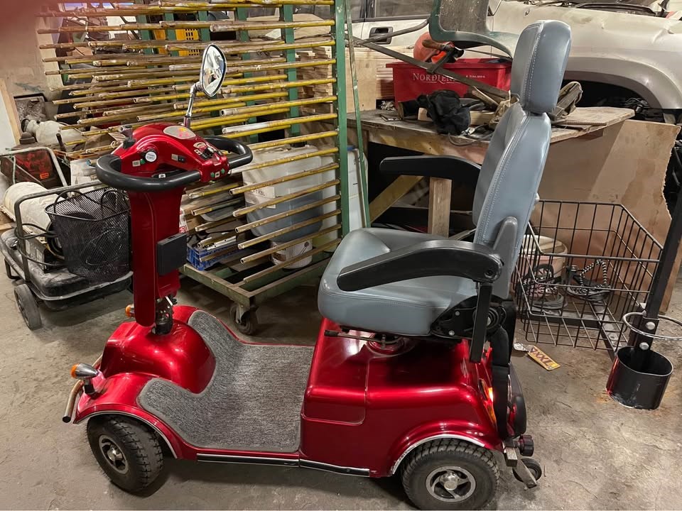 skutla til sölu , er í Vestm.  verð 120.