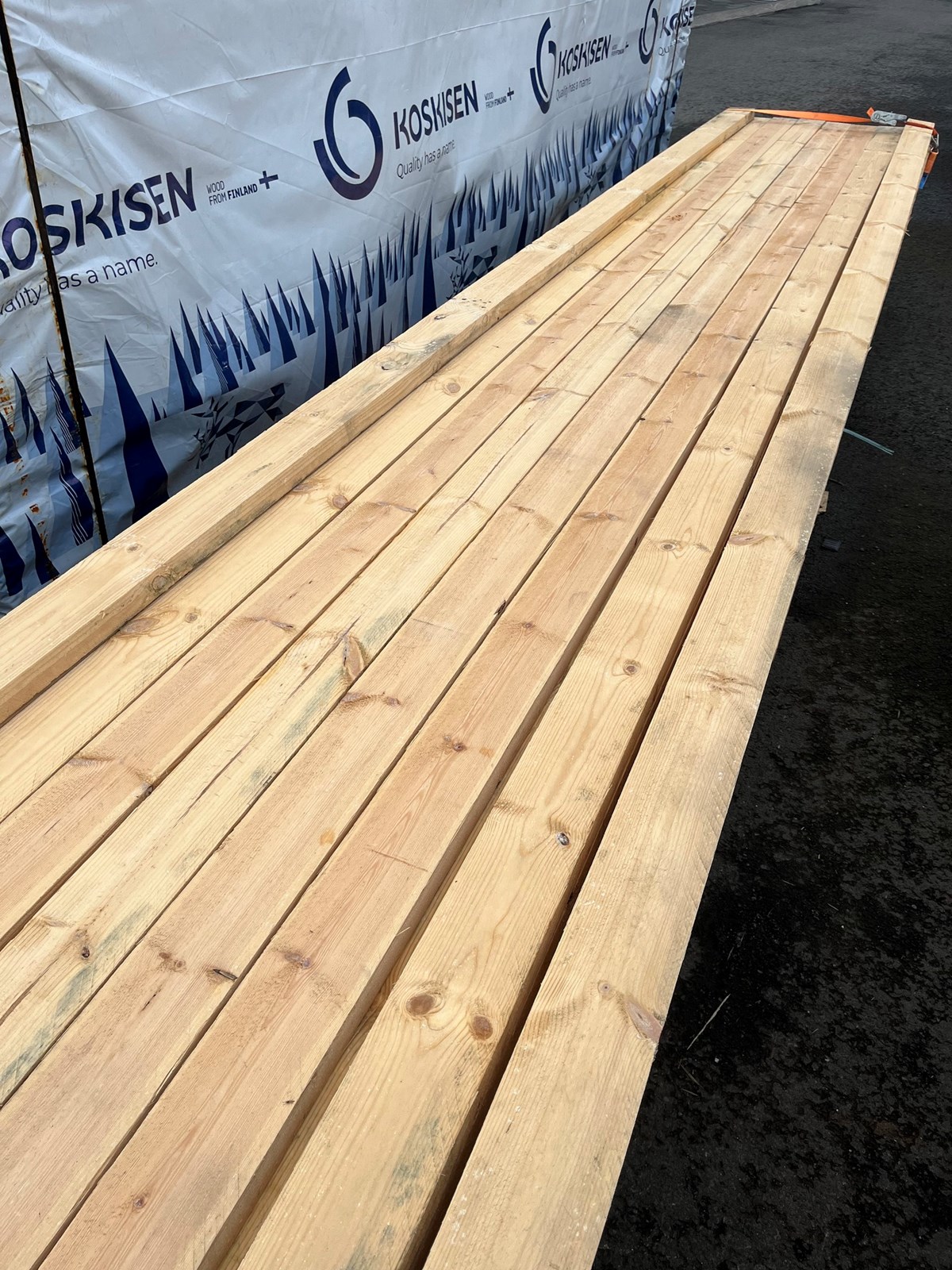 Timbur í fjárhúsgólf til sölu með 10% af