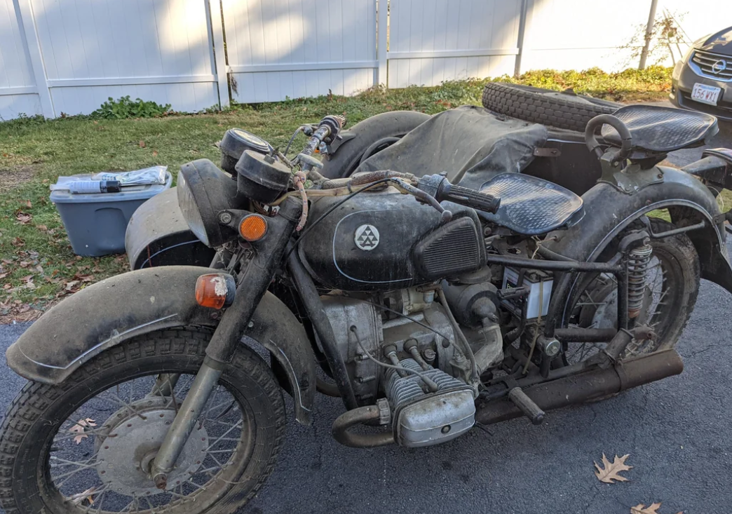 Áttu gamalt rússahjól með hliðarvagni? n