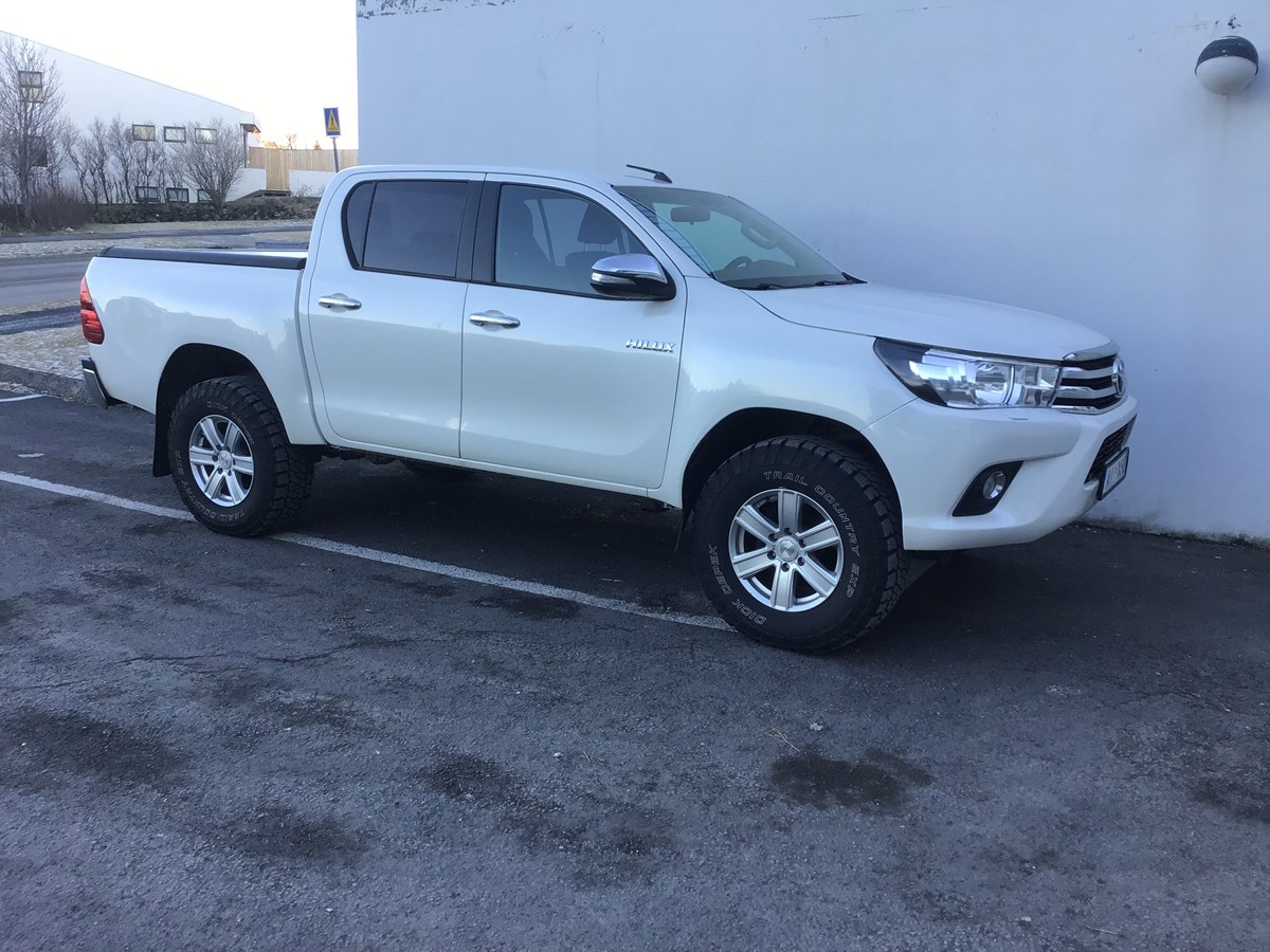 HiLux árg. 2018 keyrður 85.000. Breyttur