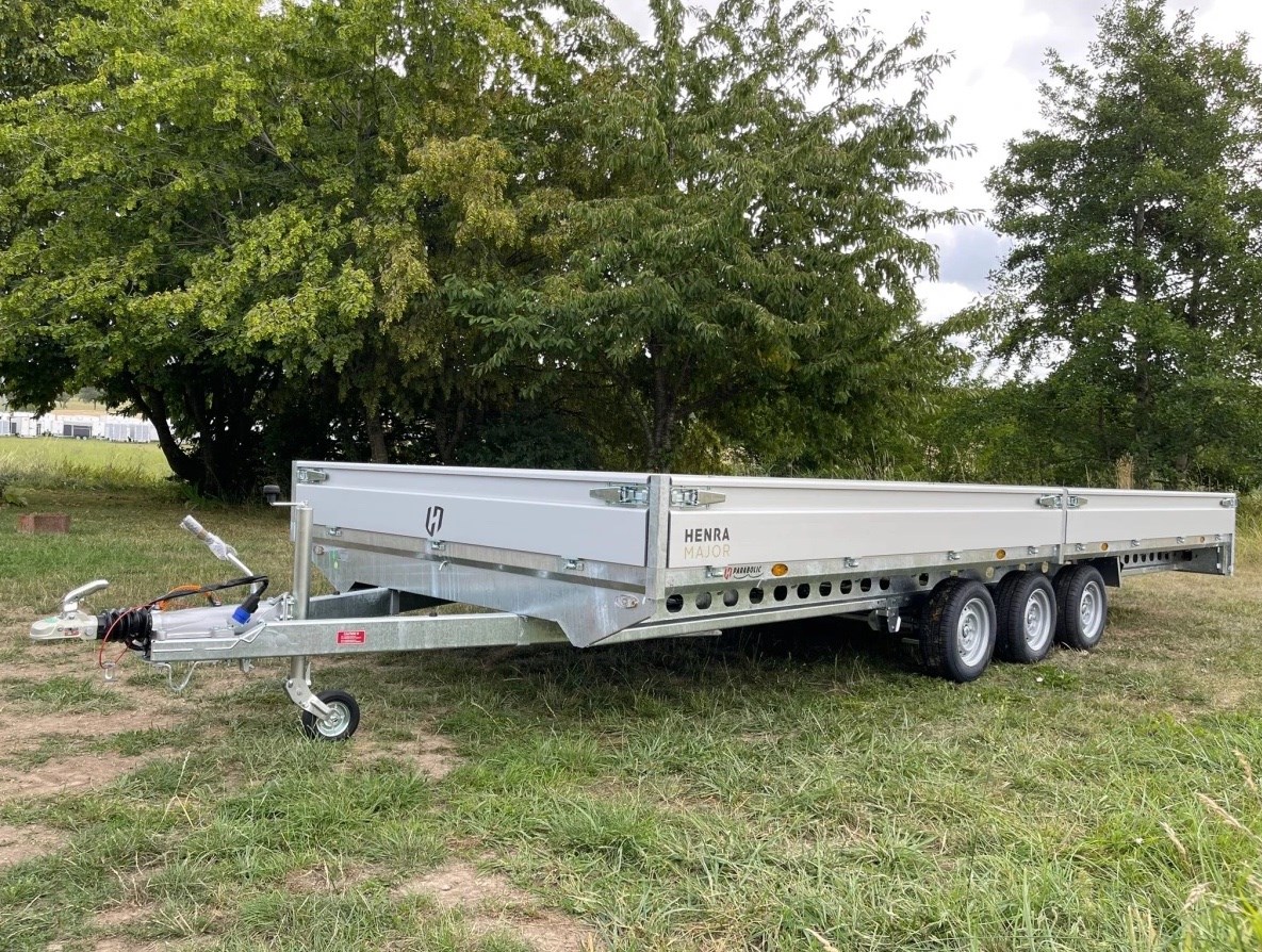 Tilboð á nýrri 3ja öxla kerru. Pallur, s