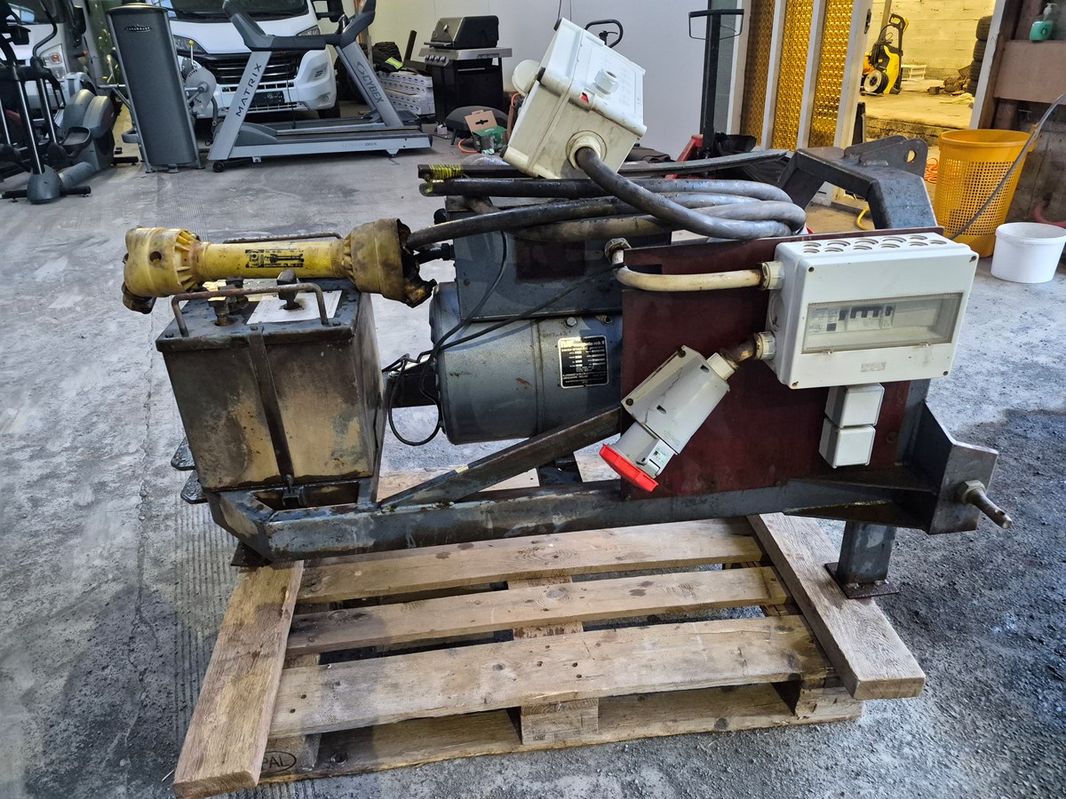 Traktorsdrifin rafstöð með rafsuðutransa