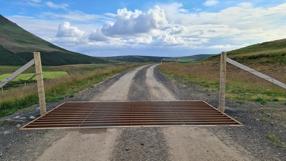 VEGRISTAR 4 x 2,4 m. Flytjum á staðinn f