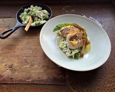 Steiktur karfi með risotto, sveppum, vorlauk og ertum