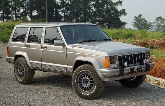 Óska eftir Cherokee fyrir lítið - 6cyl e