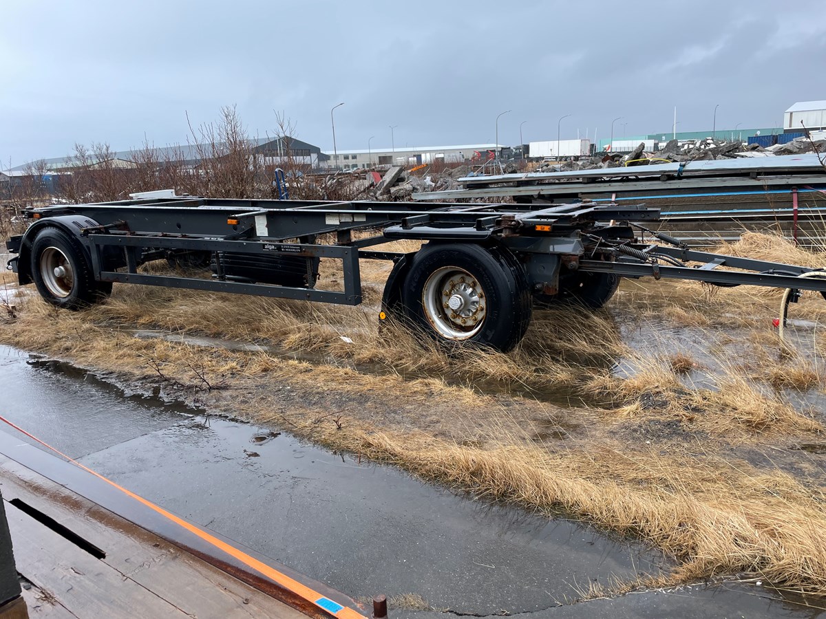 Til sölu gámagrind fyrir 20 feta gám, þa