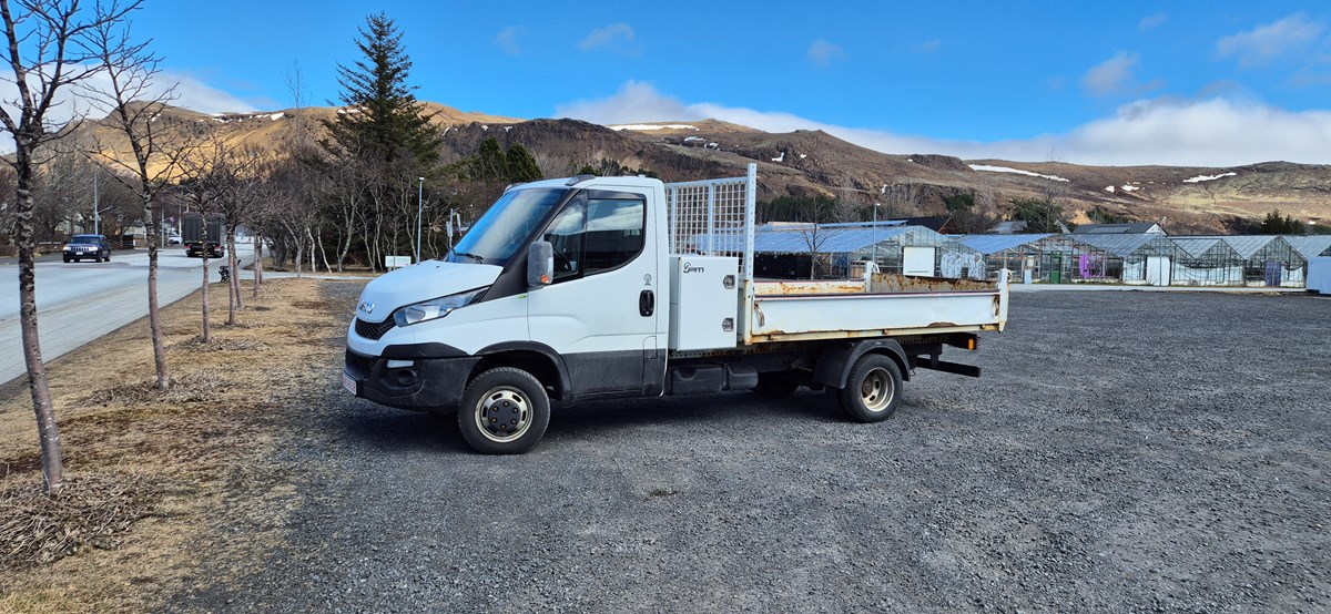 Iveco daily 2016. Með sturtupalli.Ekin