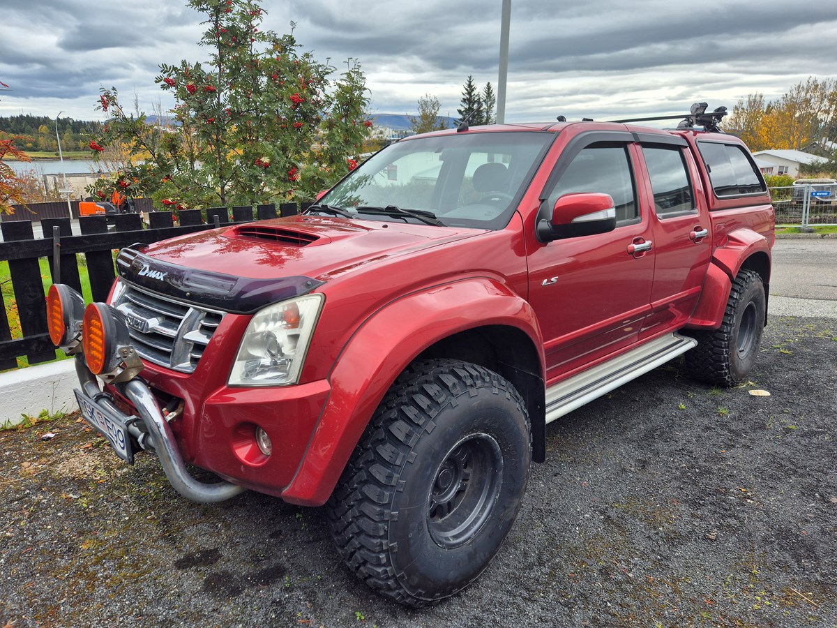 Isuzu D-max 35" breyttur til sölu. Árger