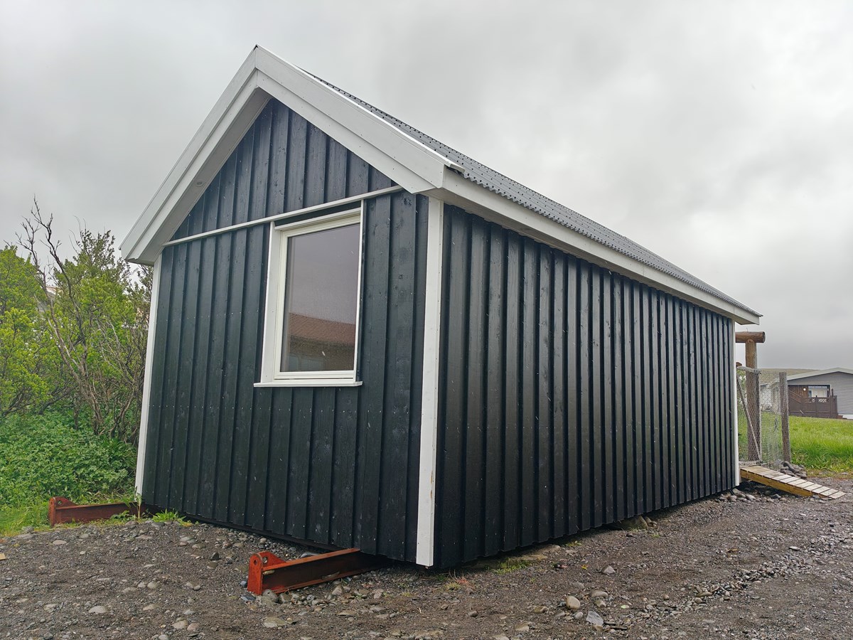27 m*2 + 10m*2 svefnloft, gestahús/sumar
