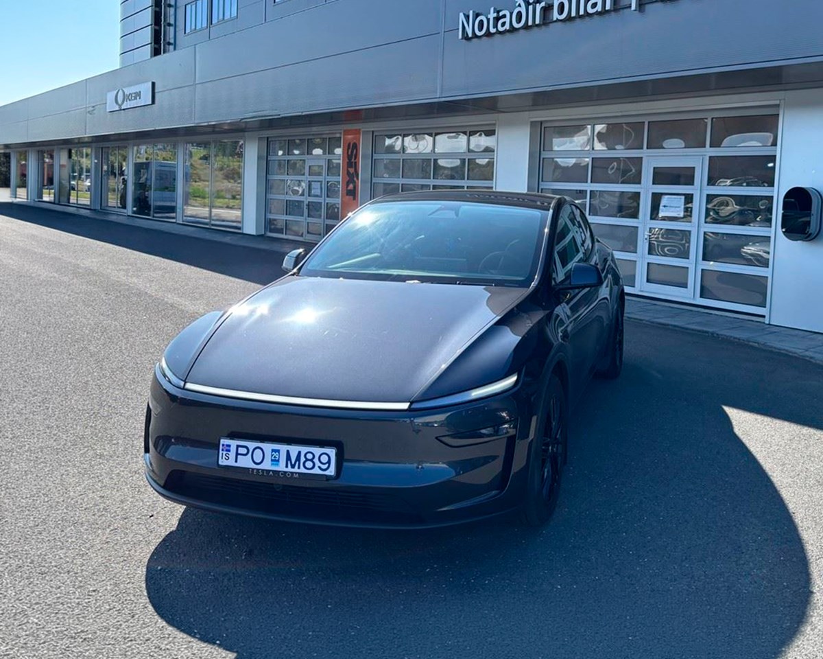 Til sölu Tesla Model Y Long Range AWD, r