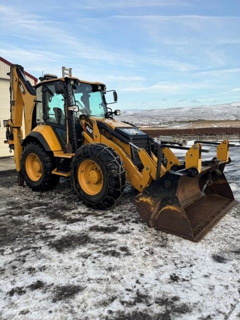 Cat 444F Árgerð 2016. Notkun 6650 klst.