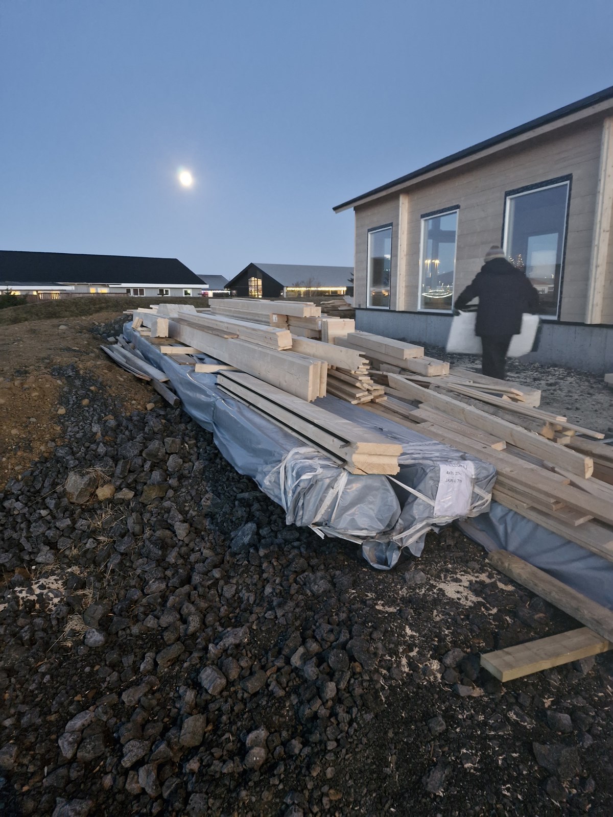 Finnskur bjálki til sölu. Nóg í lítið ge