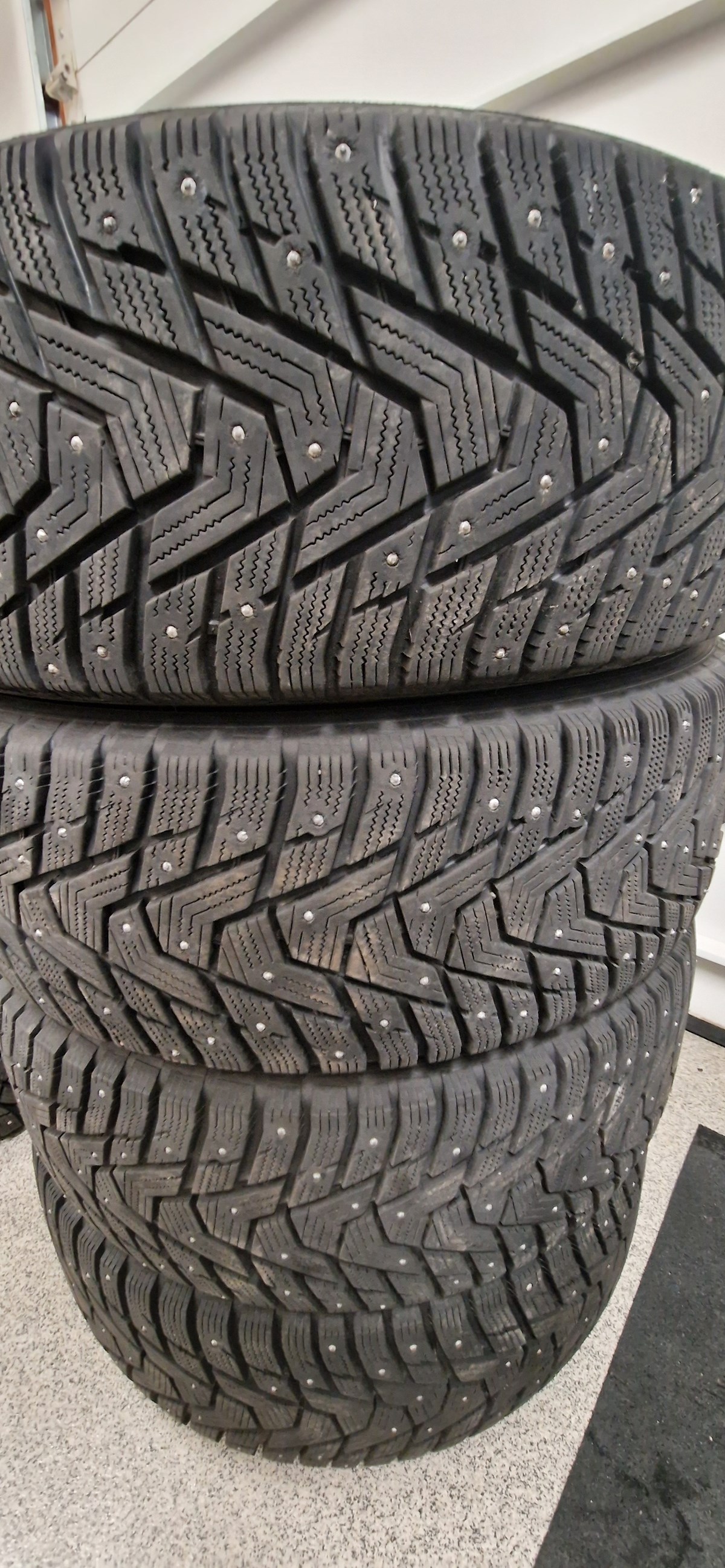 4 stk Hankook Winter I pike nagladekk 25