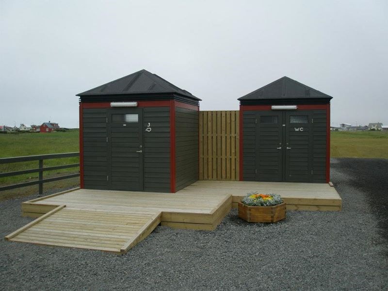 Húsin geta þjónað mörgum hlutverkum, t.d. sem klósett, sturtur, landvarðarhús, skeiðvallarhús, fuglaskoðunarhús o.fl.