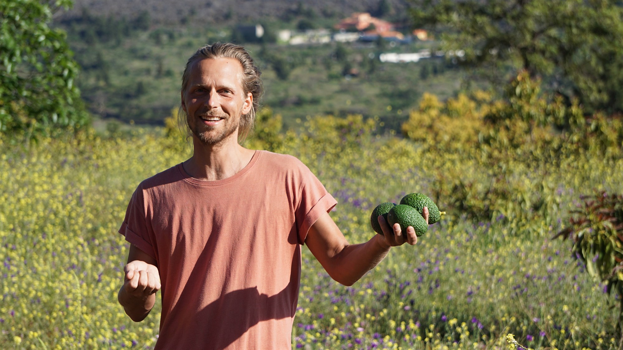 Íslenskir ávaxtabændur á Kanaríeyjum senda ferskar lárperur heim
