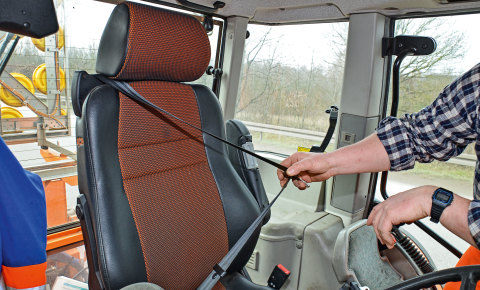 Helmingur norskra bænda sleppir öryggisbeltum í traktorum