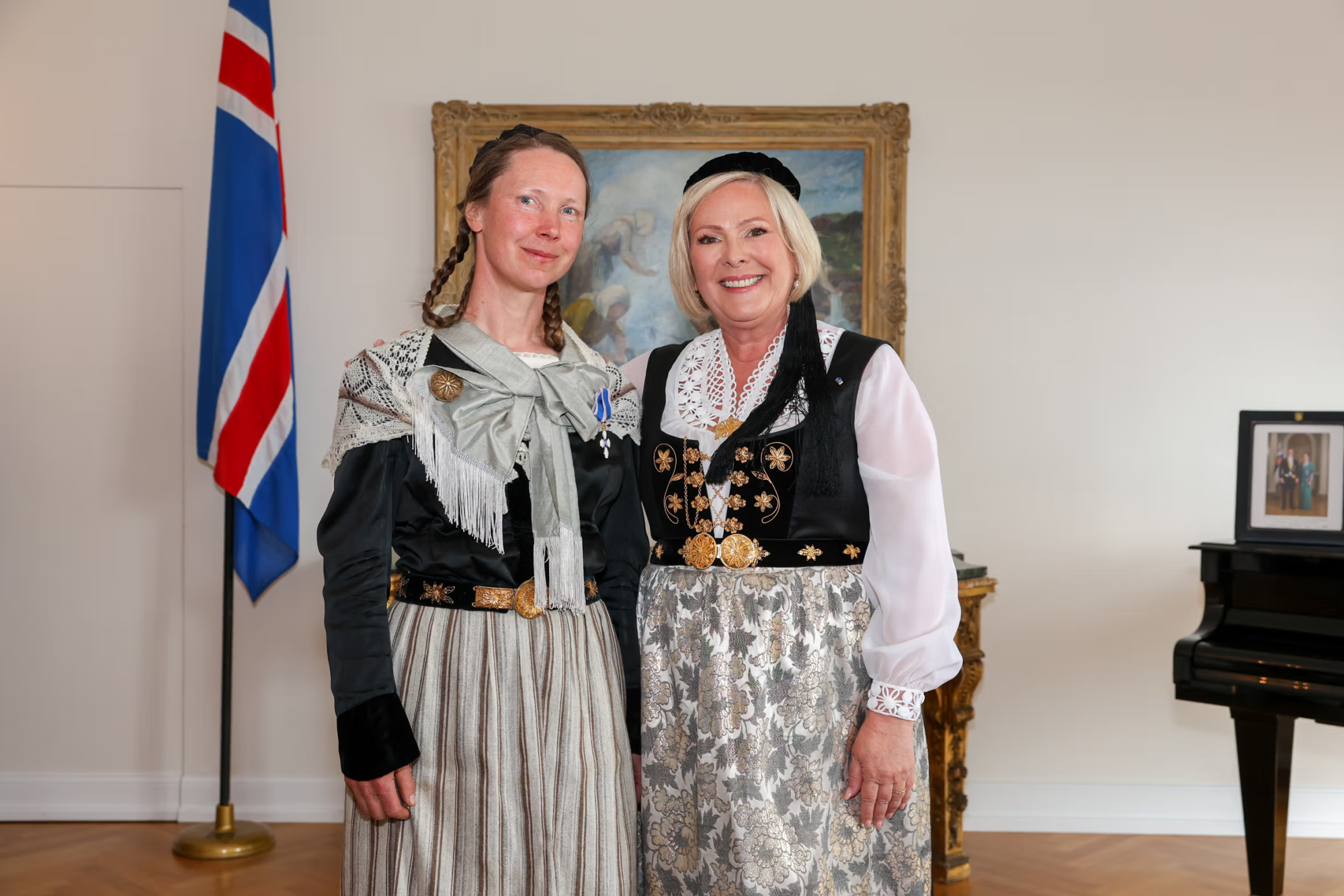 Karólína sæmd fálkaorðu