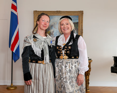 Karólína sæmd fálkaorðu