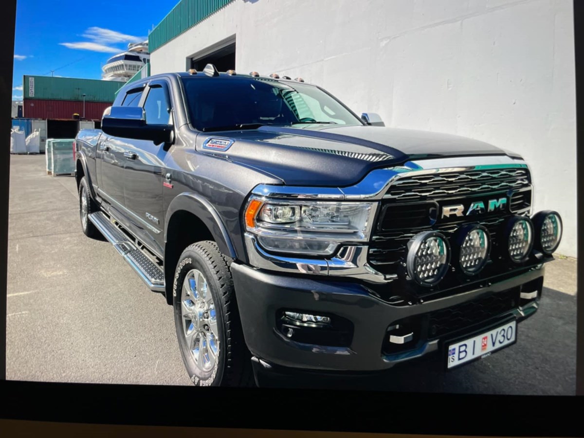 DODGE RAM 3500 Limited Megacab  árg . 20