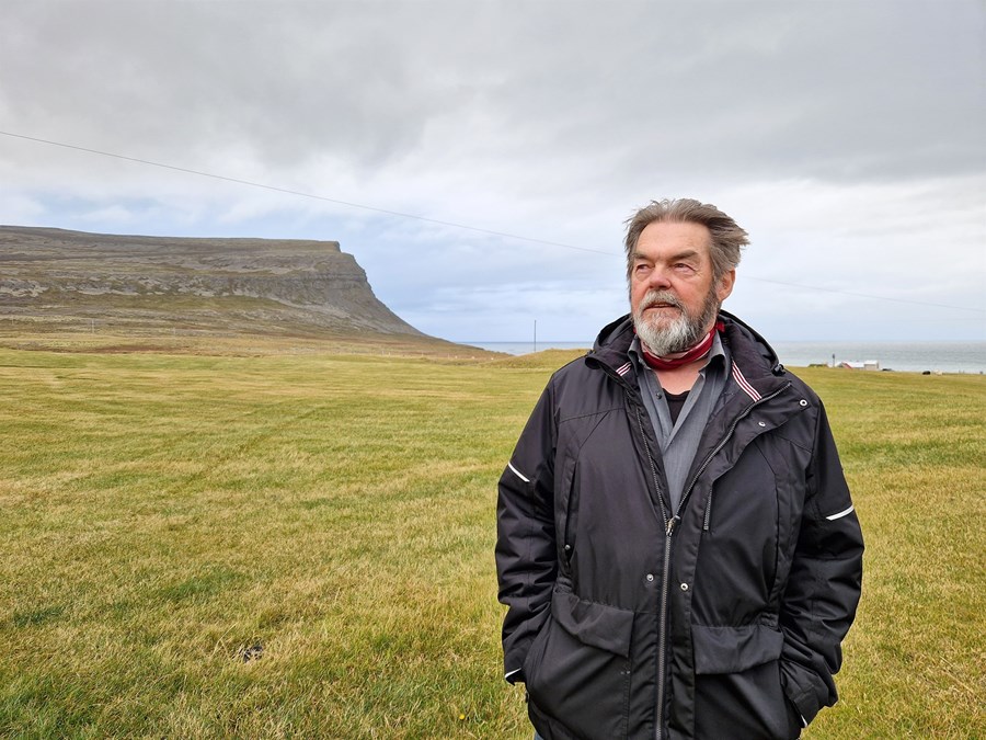 Guðjón Bjarnason ólst upp í Hænuvík. Hann er gagnrýninn á þróun félagskerfis bænda og sérstaklega hversu litla rödd Vestfirðingar fá.