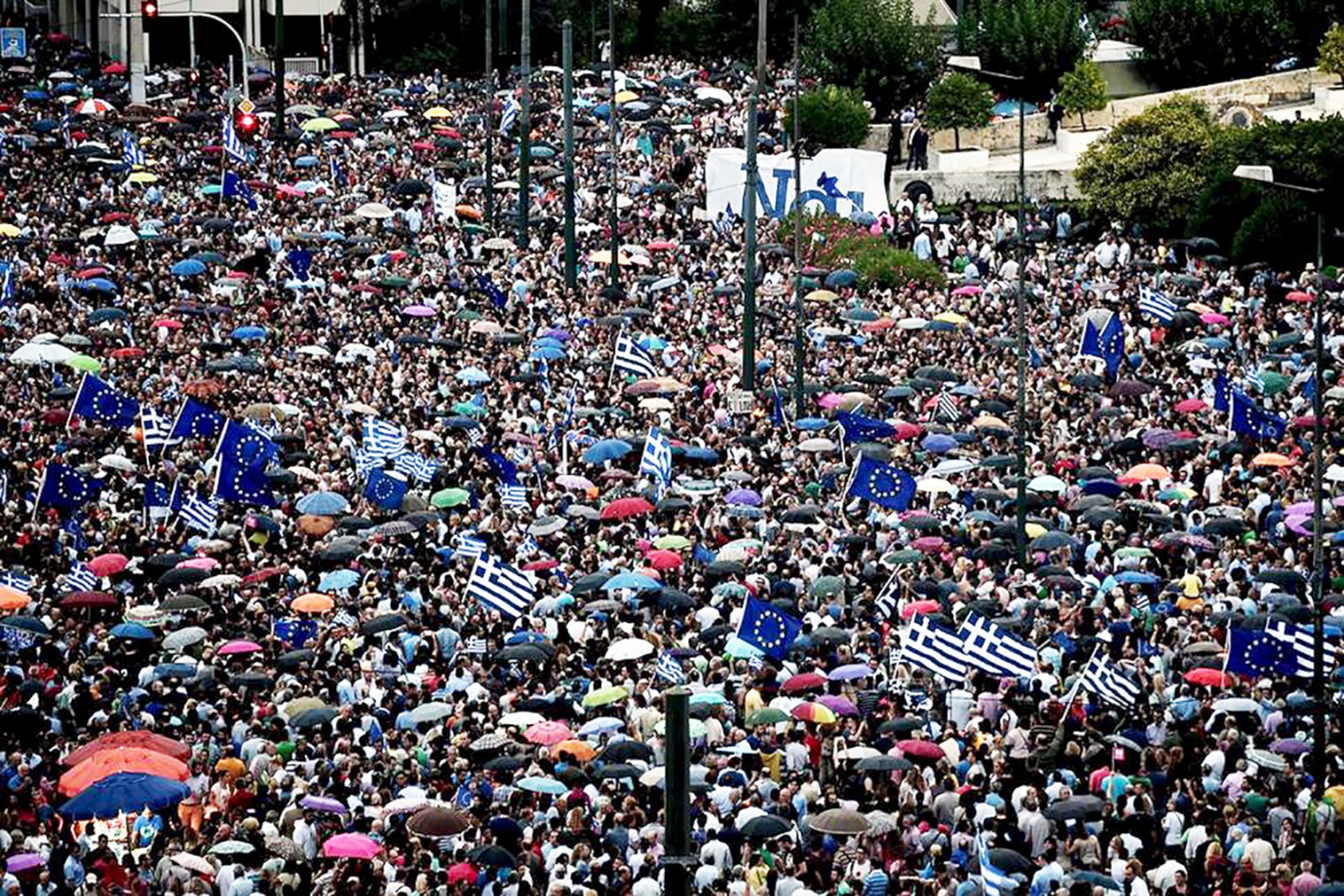 Raunverulegur grískur harmleikur sagður í uppsiglingu í sumar