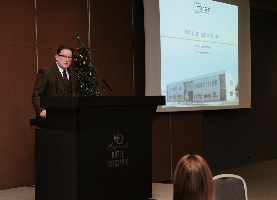 Ráðherra í pontu á afmælisfundi Matvælastofnunar í dag.