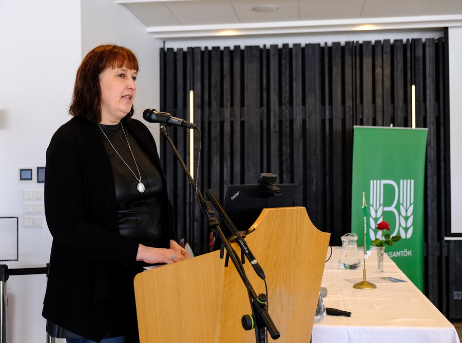 Guðrún Sigríður Tryggvadóttir, formaður Bændasamtaka Íslands, setur ráðstefnuna Hver er sérstaða íslensk landbúnaðar?