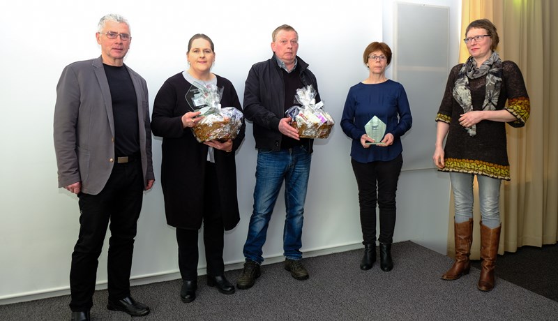 Veittar viðurkenningar á fagþingi fyrir nautin Gými og Sjarma