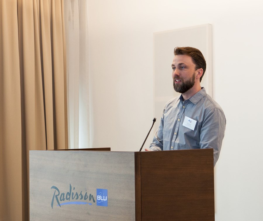 Arnar Árnason, nýr formaður LK, ávarpar fundargesti eftir að niðurstaðan varð ljós.