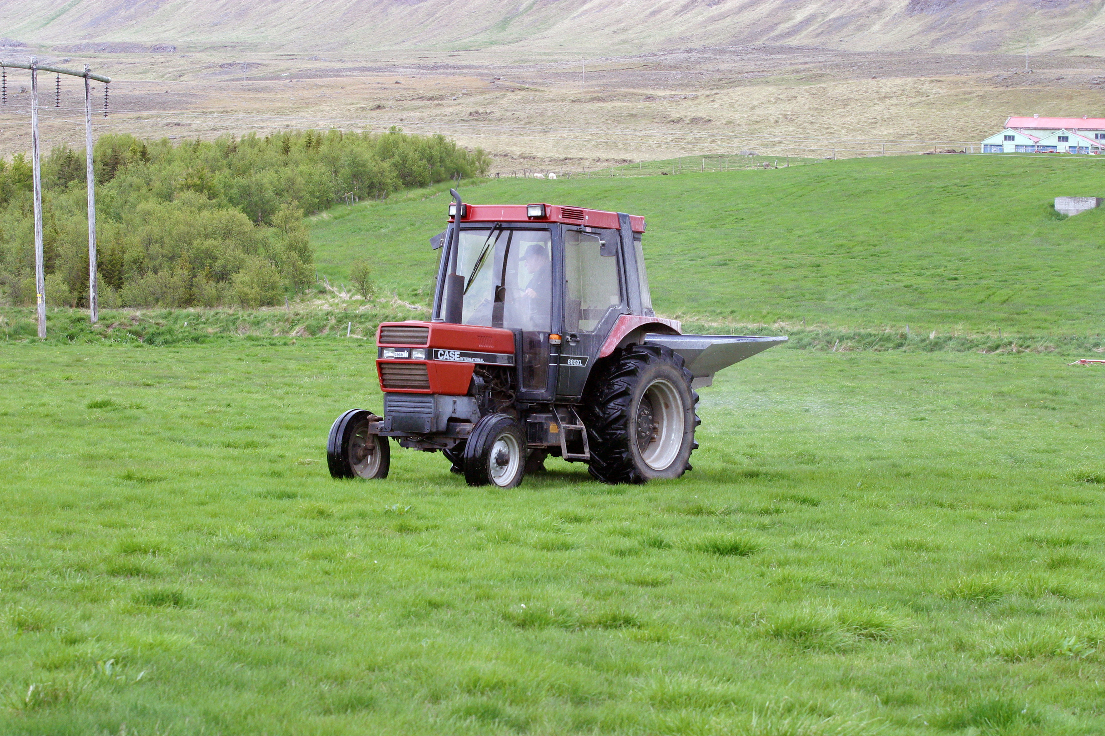 Einhverjar tafir á afgreiðslu áburðar ytra