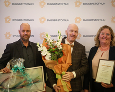 Landstólpinn veittur