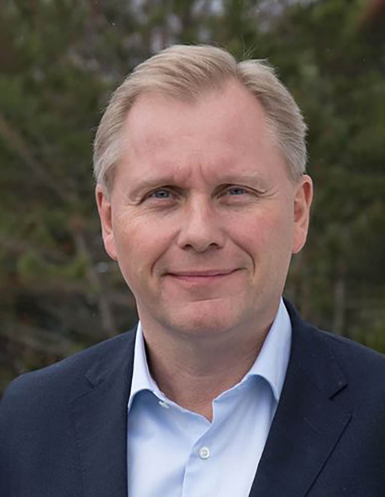 Ara Edwald sagt upp störfum