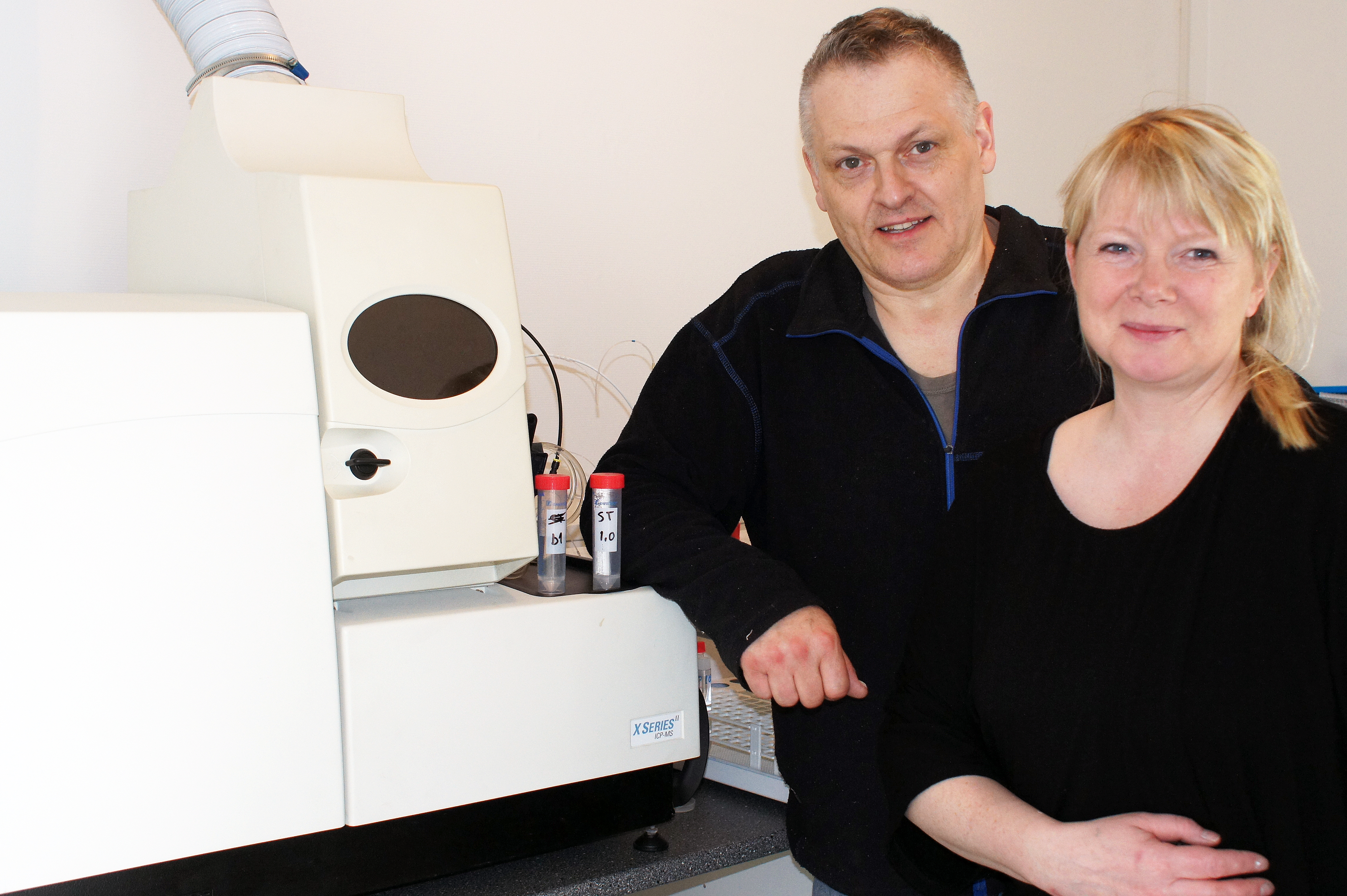 Greinir heysýni til útflutnings og stundar efnagreiningar fyrir bændur og áhugafólk