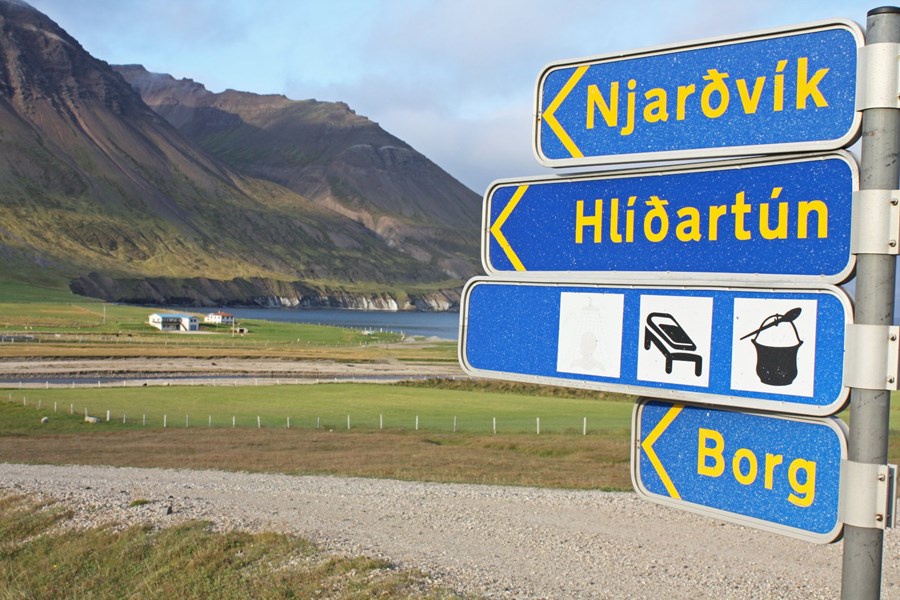 Það er fallegt í Njarðvík þar sem heimilisfólkið í Hlíðartúni rekur ferðaþjónustuna Borg.
