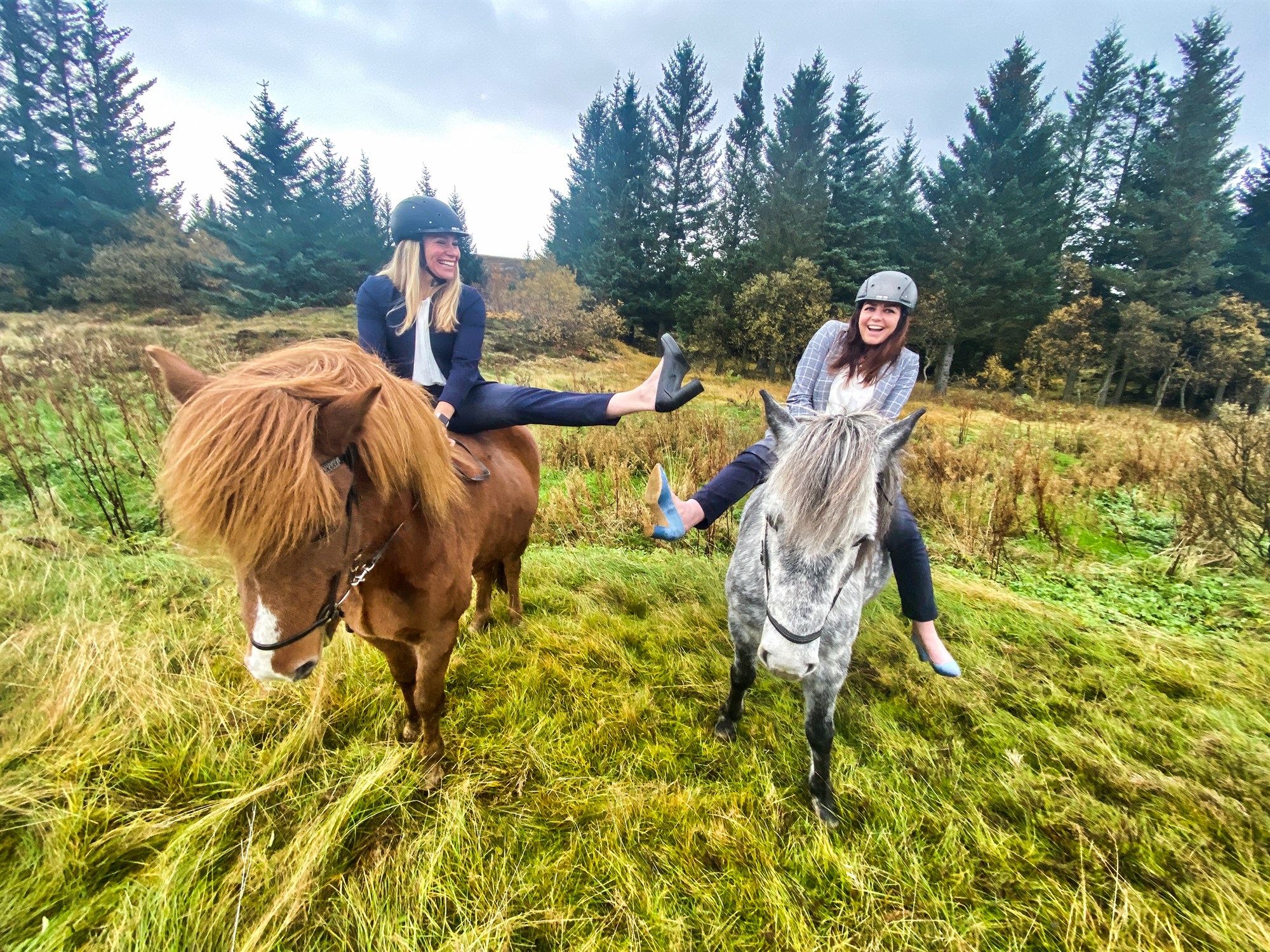 Hápunktur dagsins að komast í reiðtúr