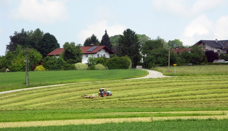 Hátt fasteignaverð og dýr húsaleiga er að hrekja fólk úr borgunum víða um lönd