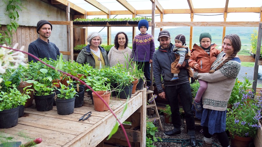 Allir aðstandendur Syðra-Holts; Eiríkur, Inger, Alejandra, Tindur Eldjárn Ilmarsson, Vífill, Leto Bjartur Soher Vífilsson, Karítas Jökla Ilmardóttir og Ilmur Sól Eiríksdóttir.