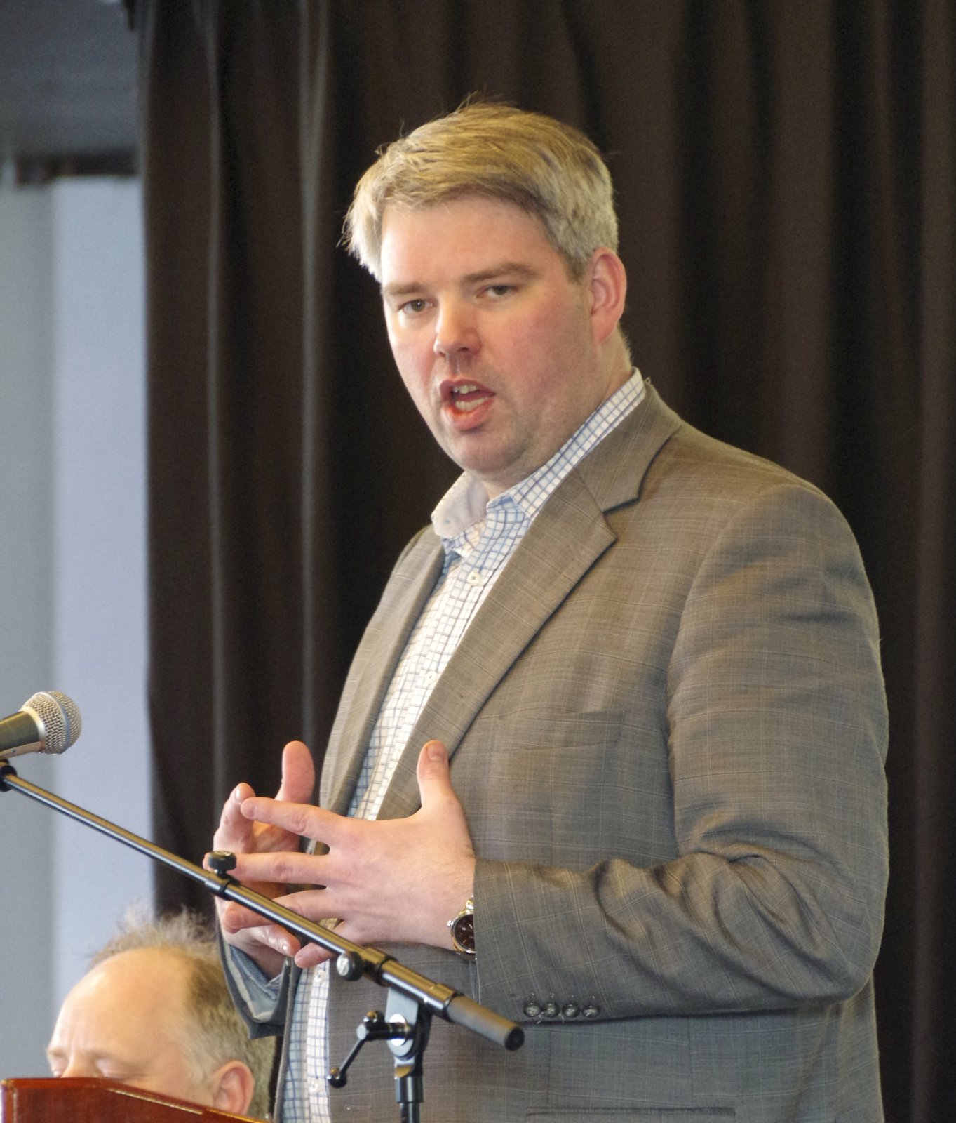 Eðlilegt að reikna innflutning á kjöti með beini